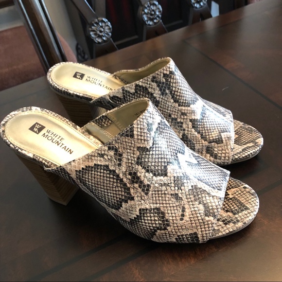 White Mountain Shoes - White Mountain slides/mules. EUC. Like new!